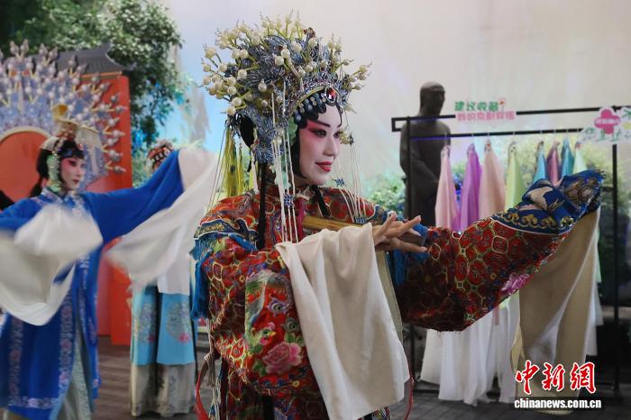 南京实景园林沉浸式京剧《今熙有戏》